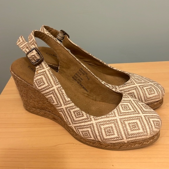 G.H. Bass & Co. "Edie" Slingback Closed Toe Espadrille Wedge Cream and Tan - Picture 1 of 11